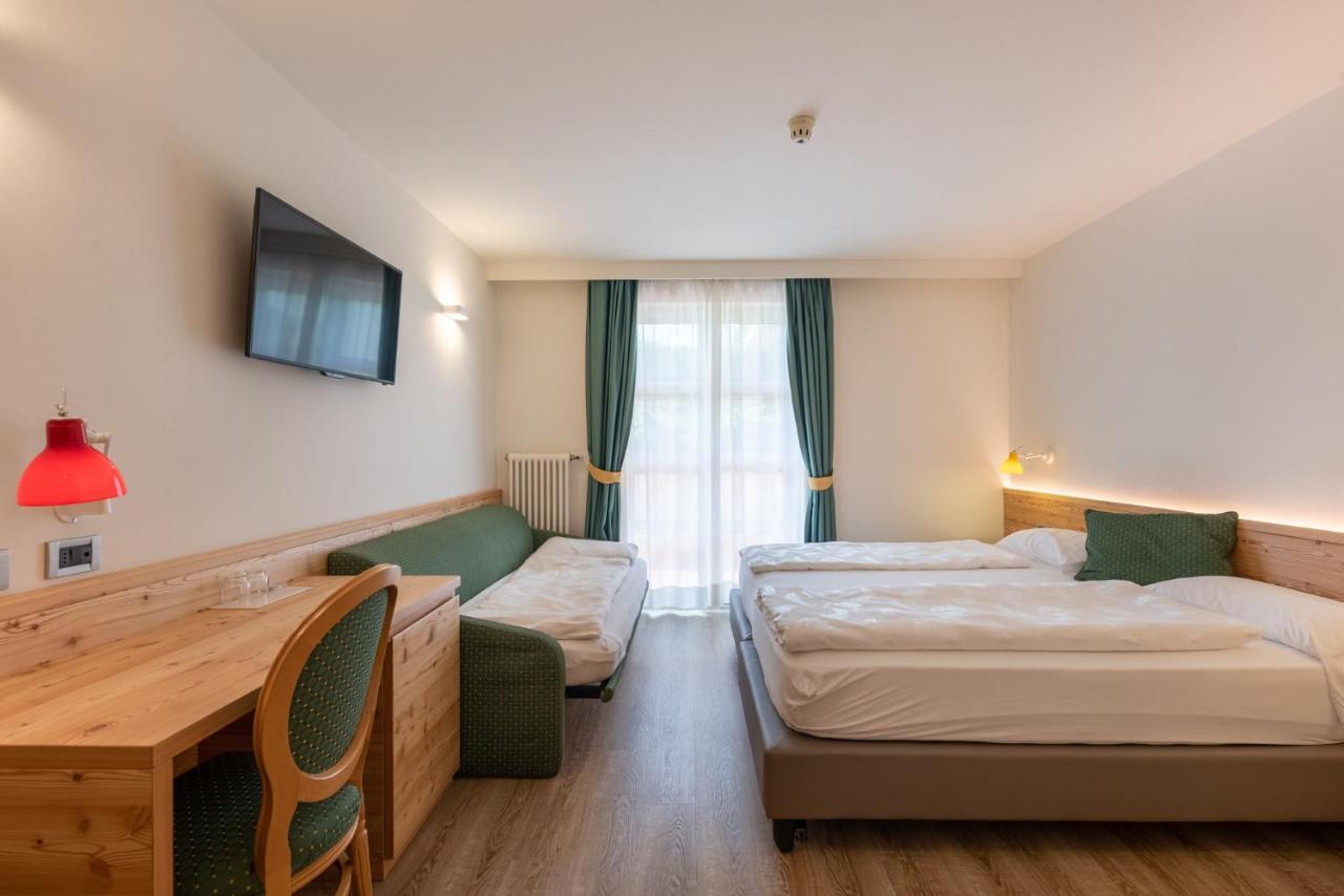 Alpholiday Dolomiti Wellness & Family Hotel Dimaro Ruang foto