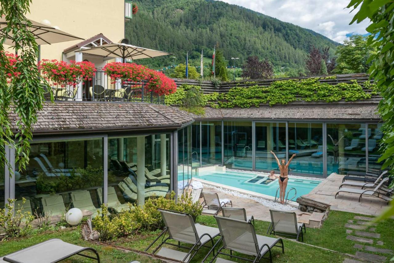 Alpholiday Dolomiti Wellness & Family Hotel Dimaro Bagian luar foto