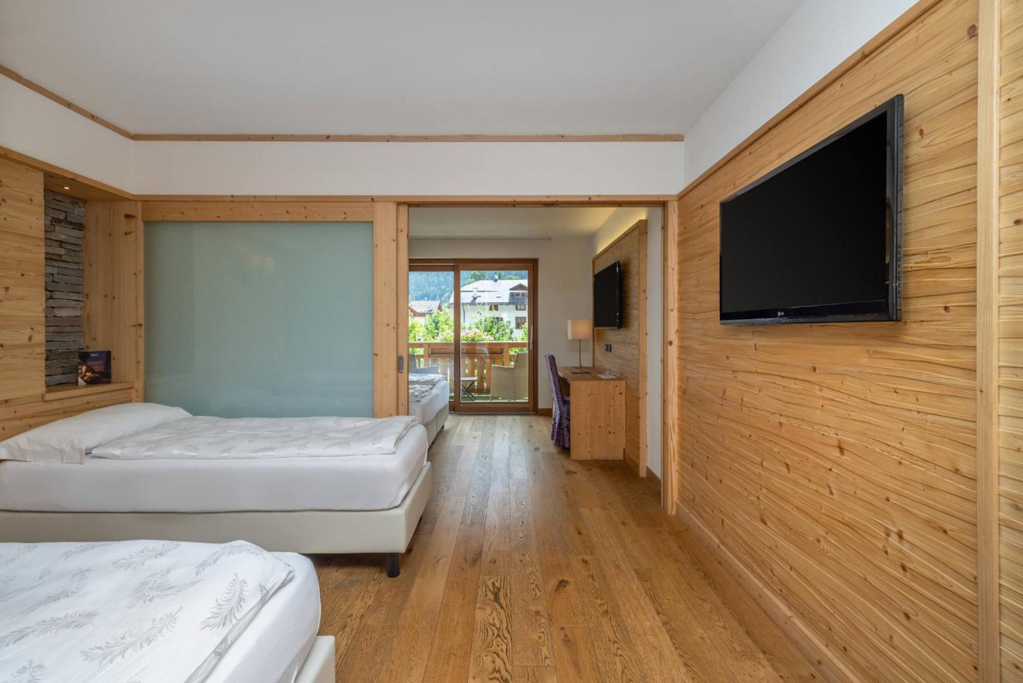 Alpholiday Dolomiti Wellness & Family Hotel Dimaro Ruang foto