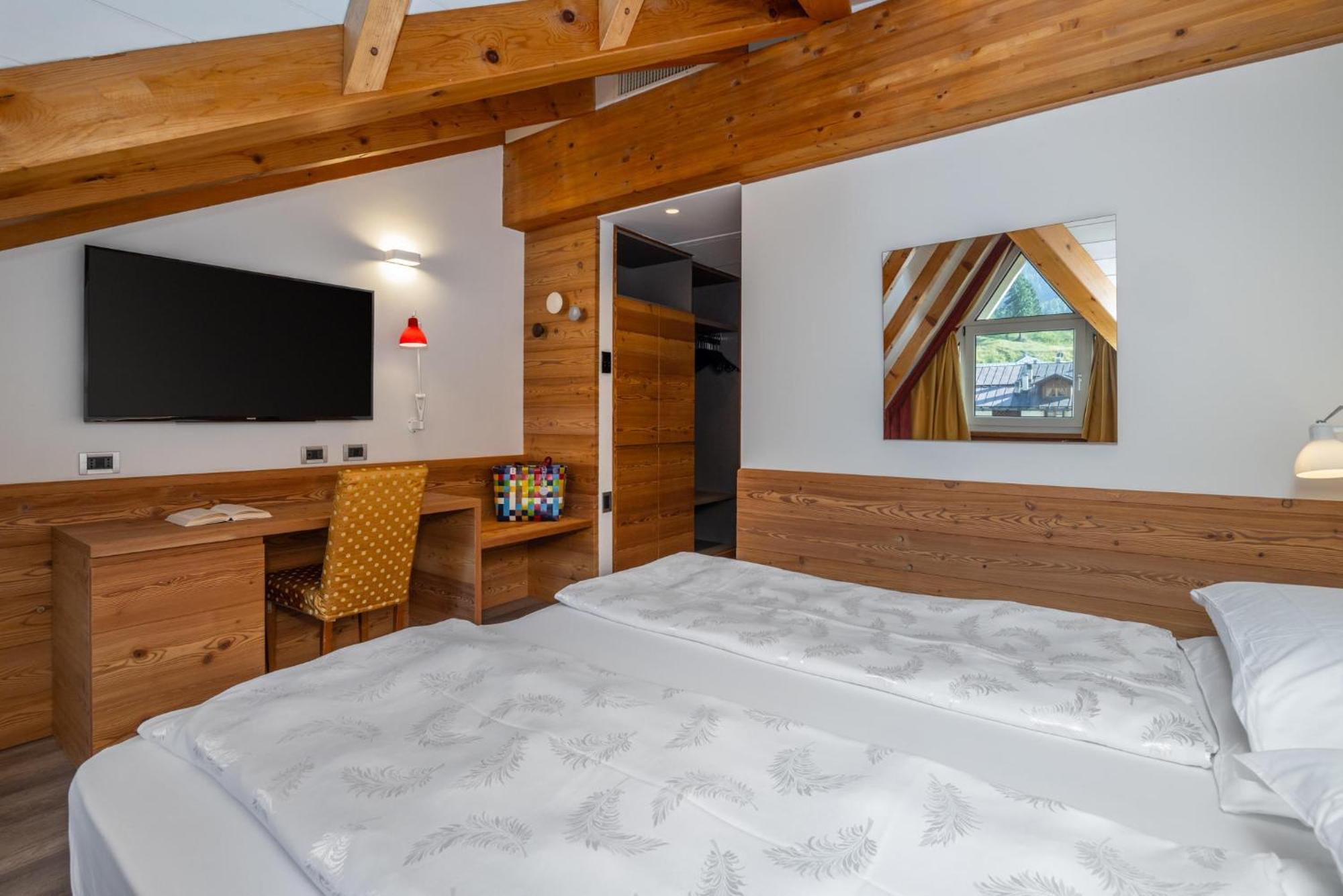 Alpholiday Dolomiti Wellness & Family Hotel Dimaro Ruang foto