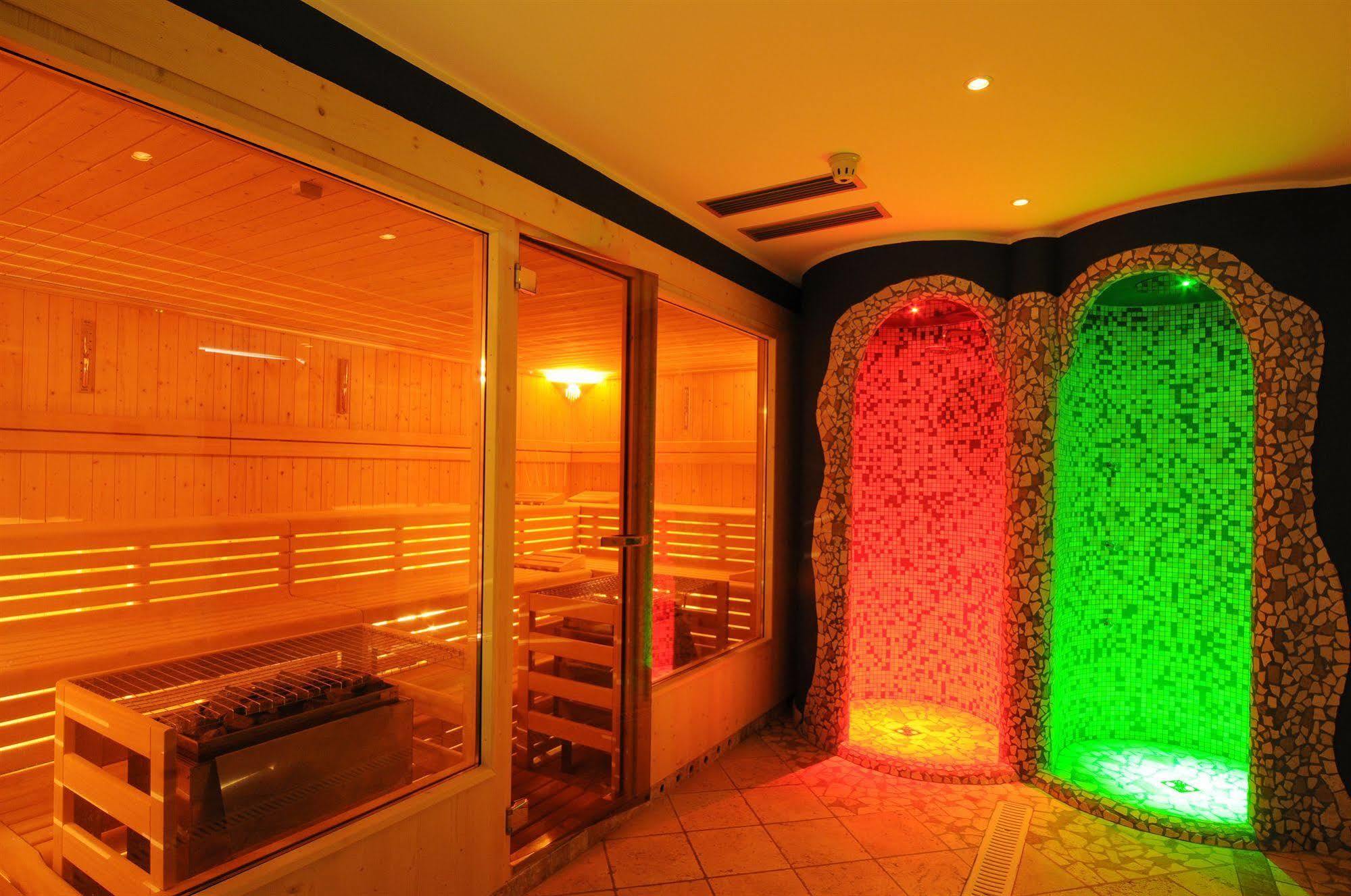 Alpholiday Dolomiti Wellness & Family Hotel Dimaro Fasilitas foto