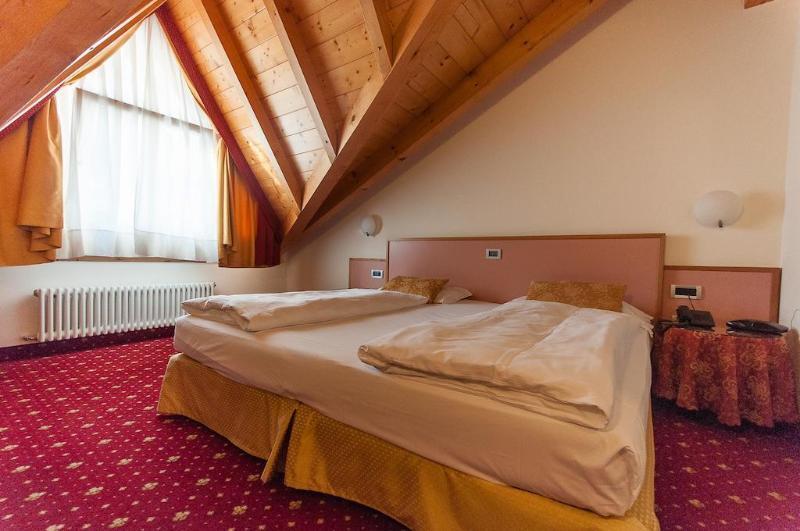 Alpholiday Dolomiti Wellness & Family Hotel Dimaro Bagian luar foto